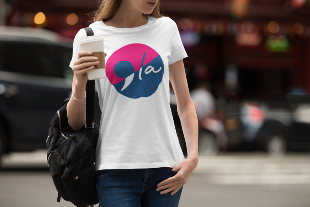 KAMALA T-SHIRT PRO HARRIS 2024 EXCLUSIVE MINIMALIST DESIGN Gildan Unisex WHITE