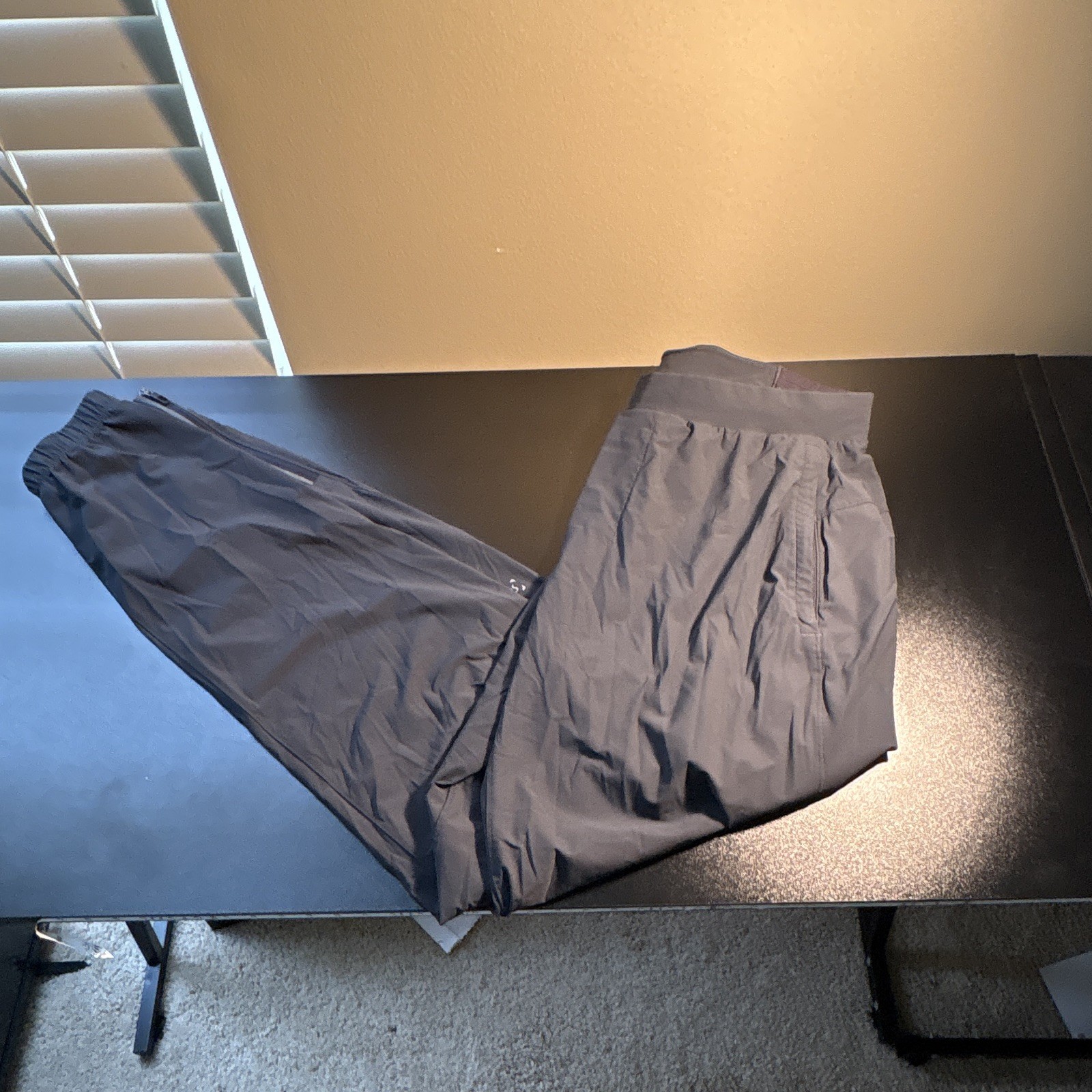 Lululemon Men’s Black Jogger Pants 14 Polyester Elastane Drawstring Pockets