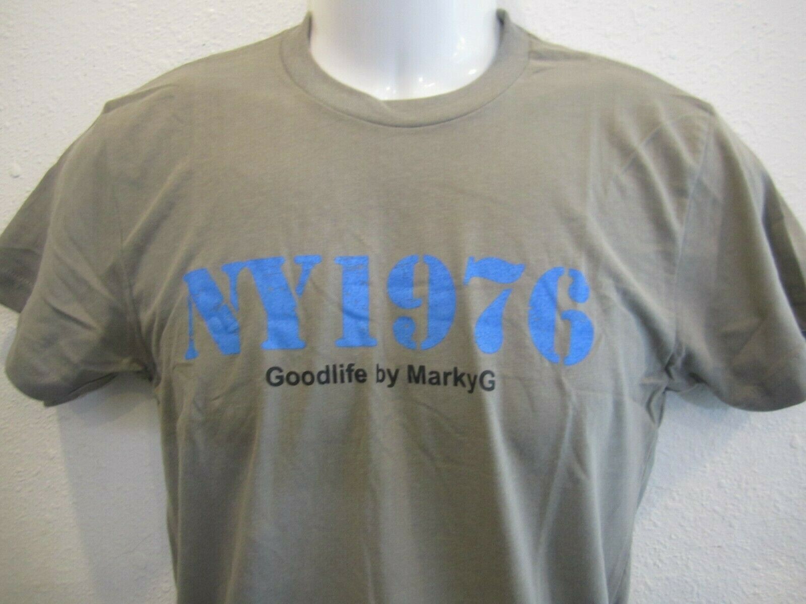 Marky G Men&rsquo;s NY1976 Graphic Short Sleeve Crew-Neck T-Shirt Gray Size XS