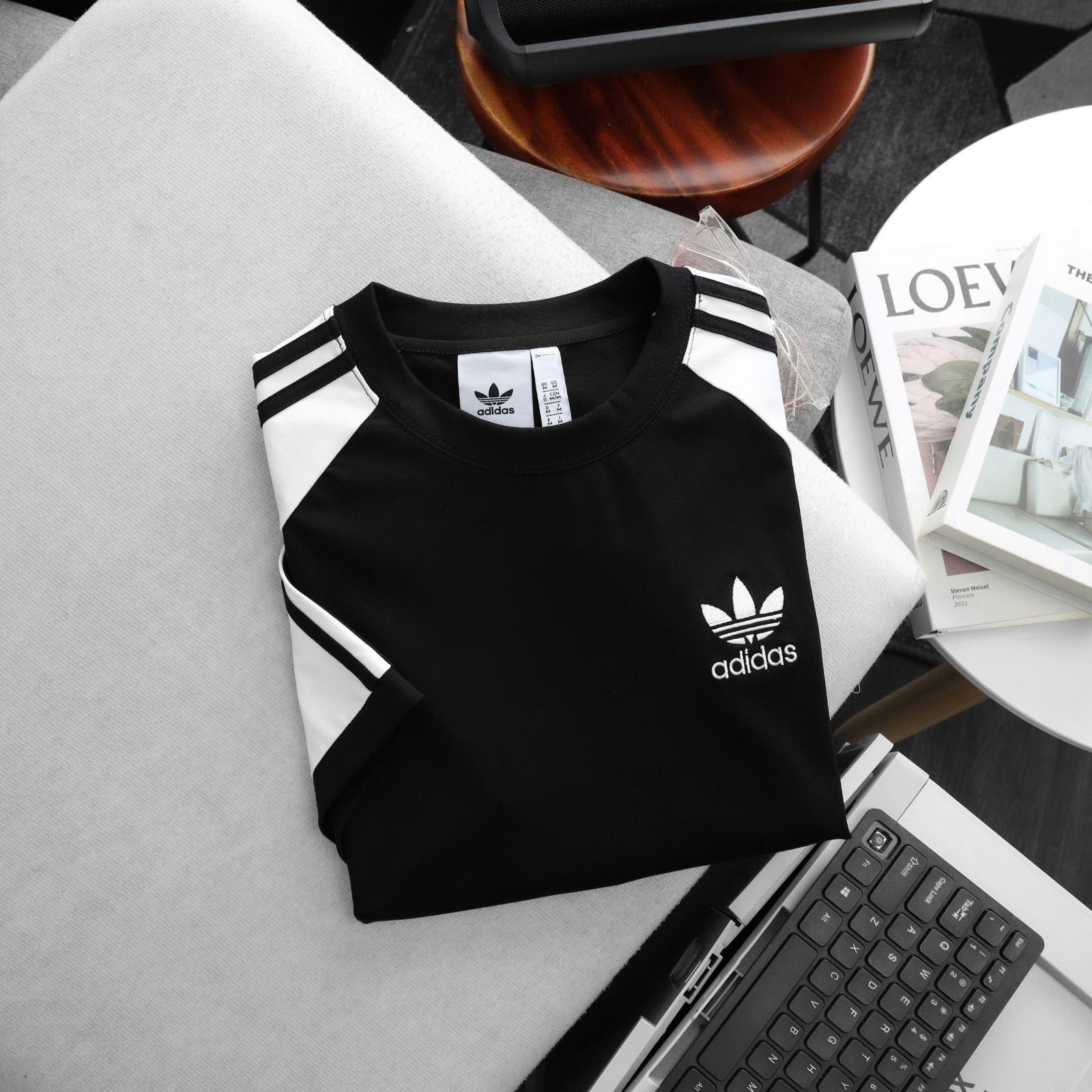 ADIDAS ORIGINALS 3-STRIPES CALIFORNIA Retro Trefoil TEE SHIRT ~ BLACK Slim Fit