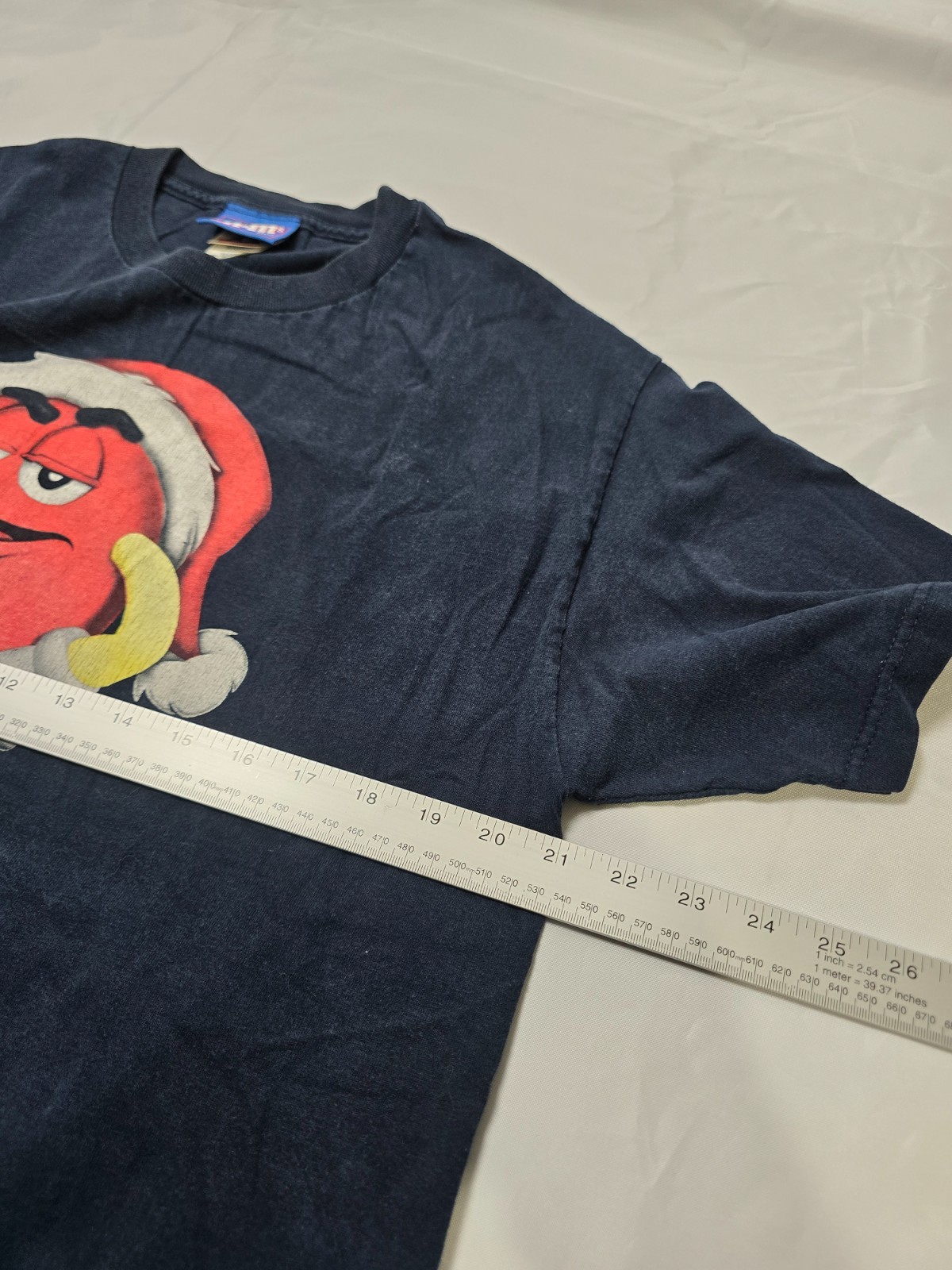 Size L – 2005 M&M&rsquo;s « Bah Humbug! » Santa Hat T-shirt