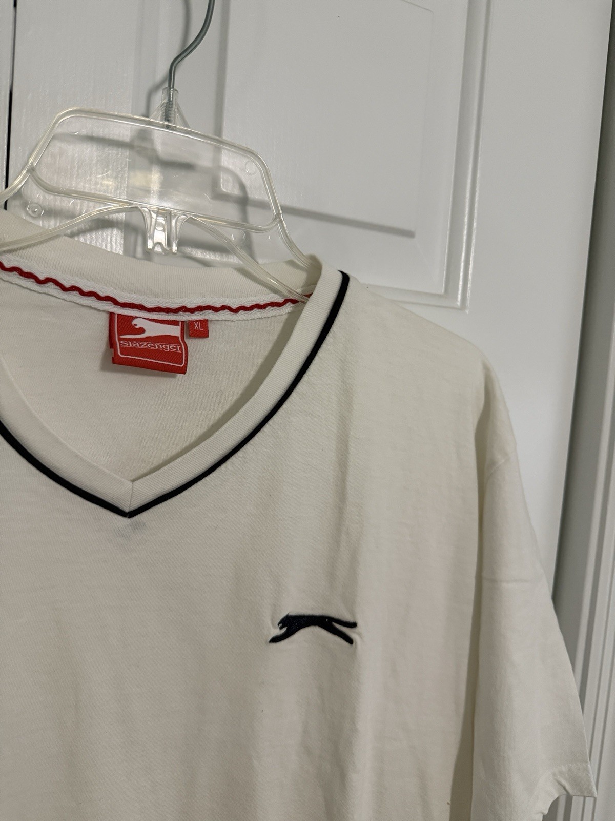 Slazenger T Shirt Mens XL White Short Sleeve V Neck Logo Sports Casual Outdoors