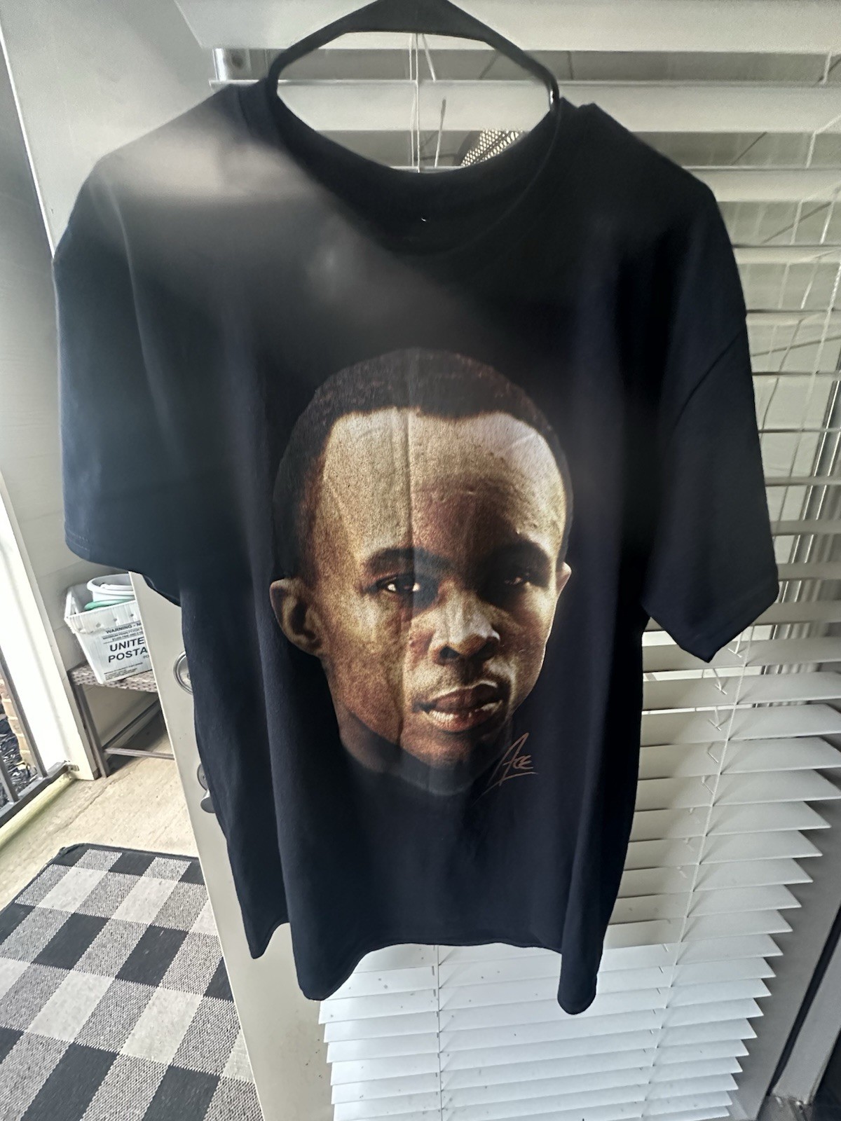 MEN’S SHORT SLEEVE GRAPHIC TEE SIZE LARGE BLACK BROWN PAID IN FULL ACE BOOGIE