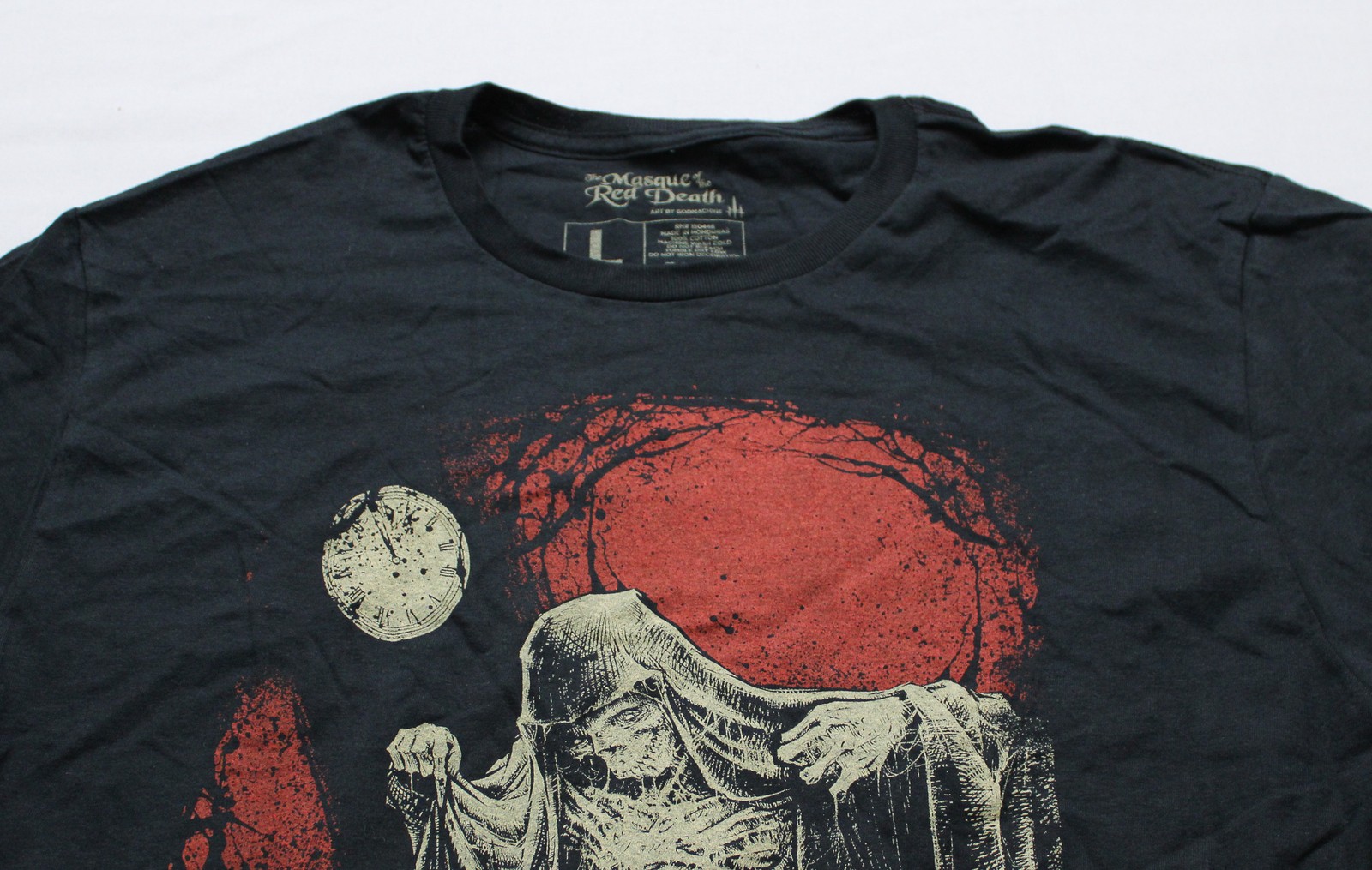 Loot Crate Adult&rsquo;s The Masque Of The Red Death Graphic T-Shirt EH6 Black Large