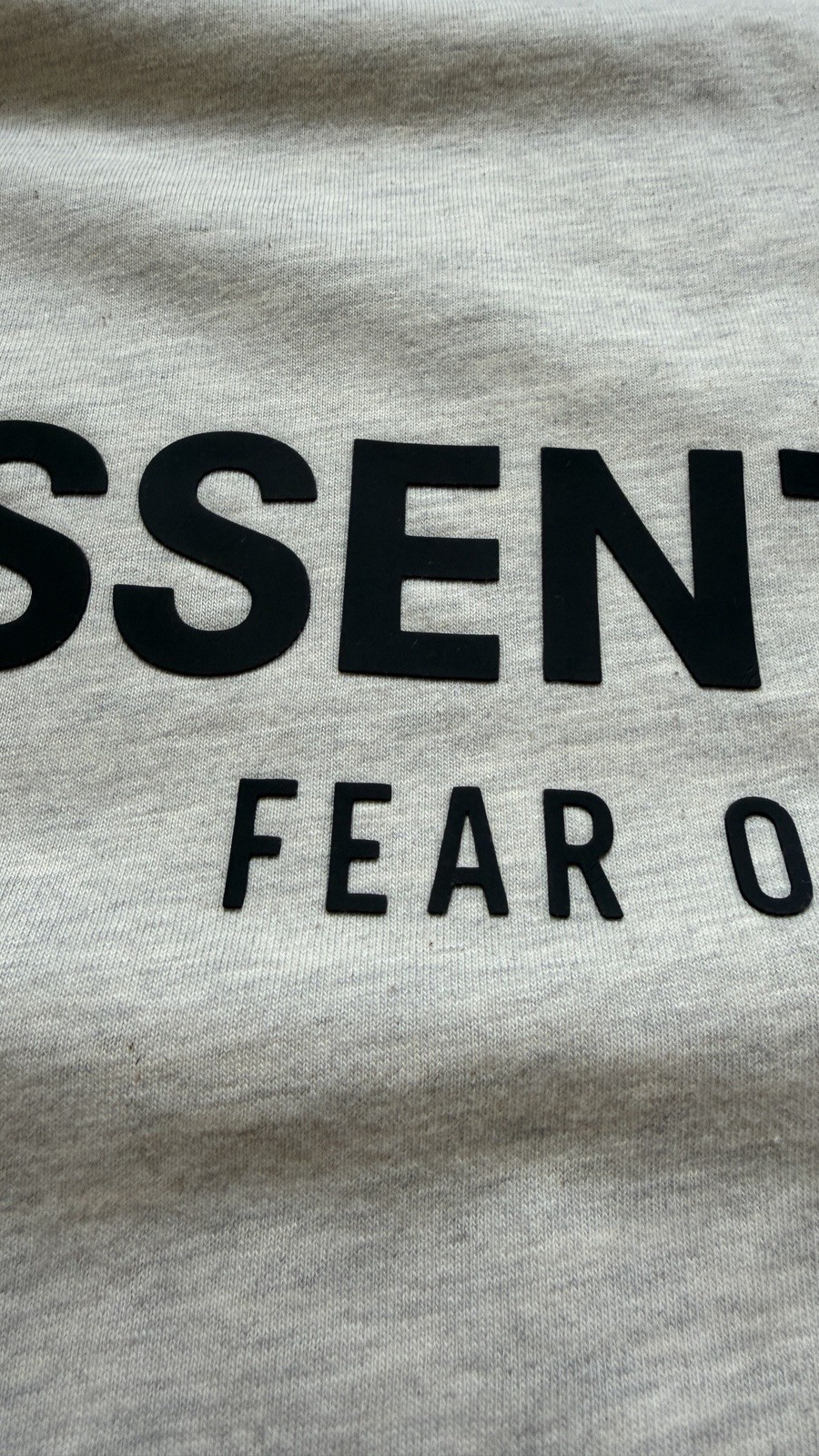 Fear of God Essentials Light Oatmeal Short Sleeve T-Shirt Size Medium (SS22)