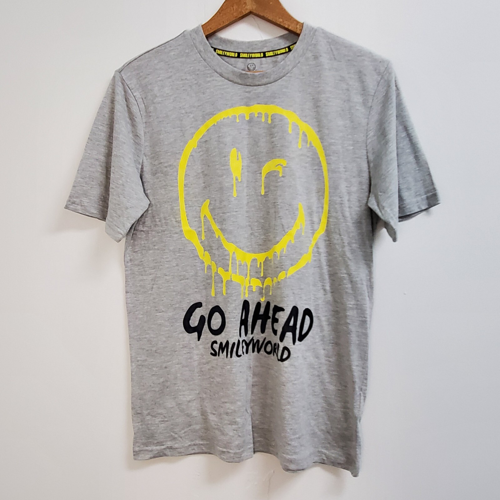 Smiley World Shirt Men Medium Grey Go Ahead Smile Graphic Tee