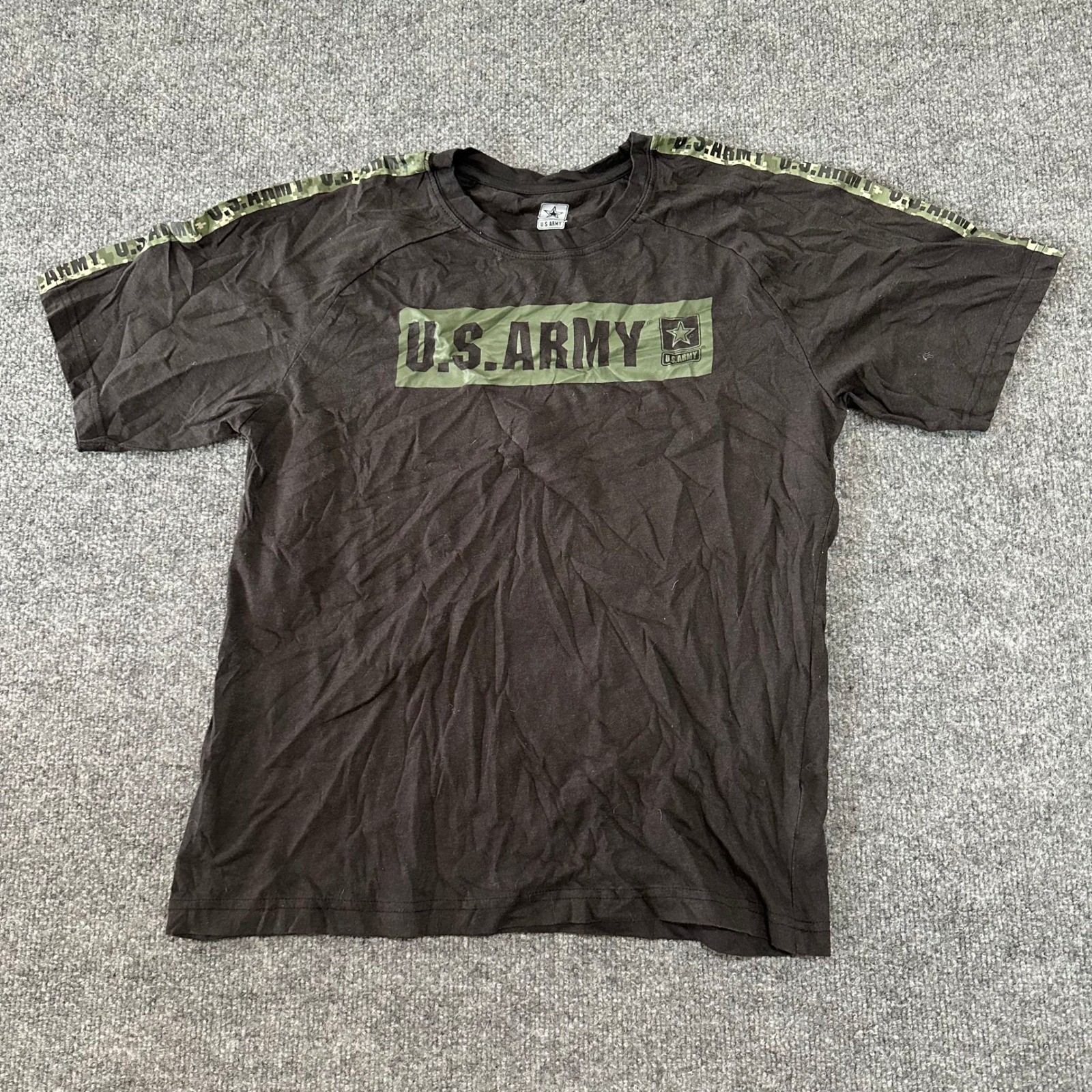 U.S. Army T-Shirt Mens Size Large Black Camo Shoulder Tape Graphic Logo Crewneck