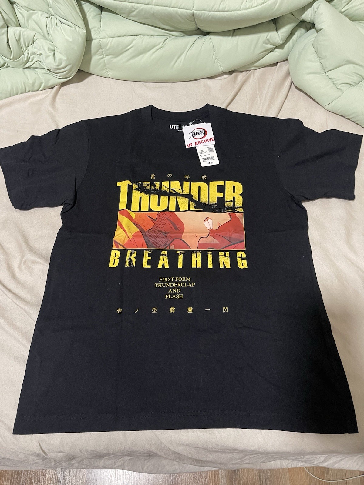Uniqlo UT Archive Demon Slayer Zenitsu Men&rsquo;s XL Black Cotton Crew Neck Tee