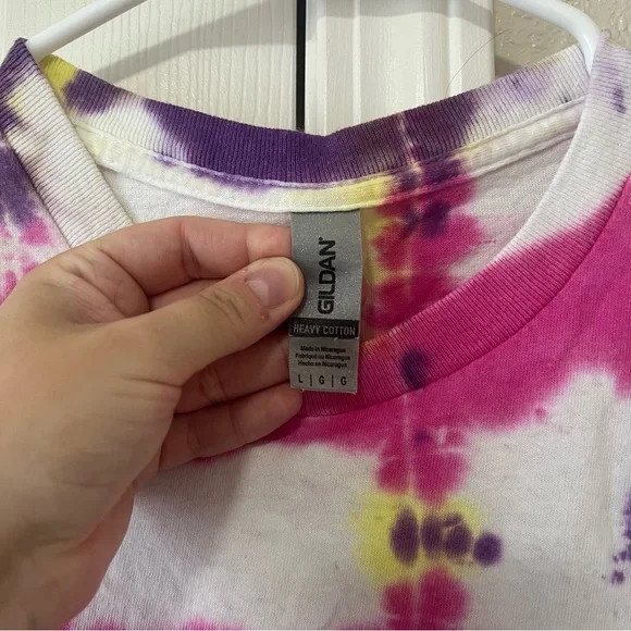 Gildan Heavy Cotton Tie Dye T-Shirt Large Multicolor Purple Yellow Pink Unisex