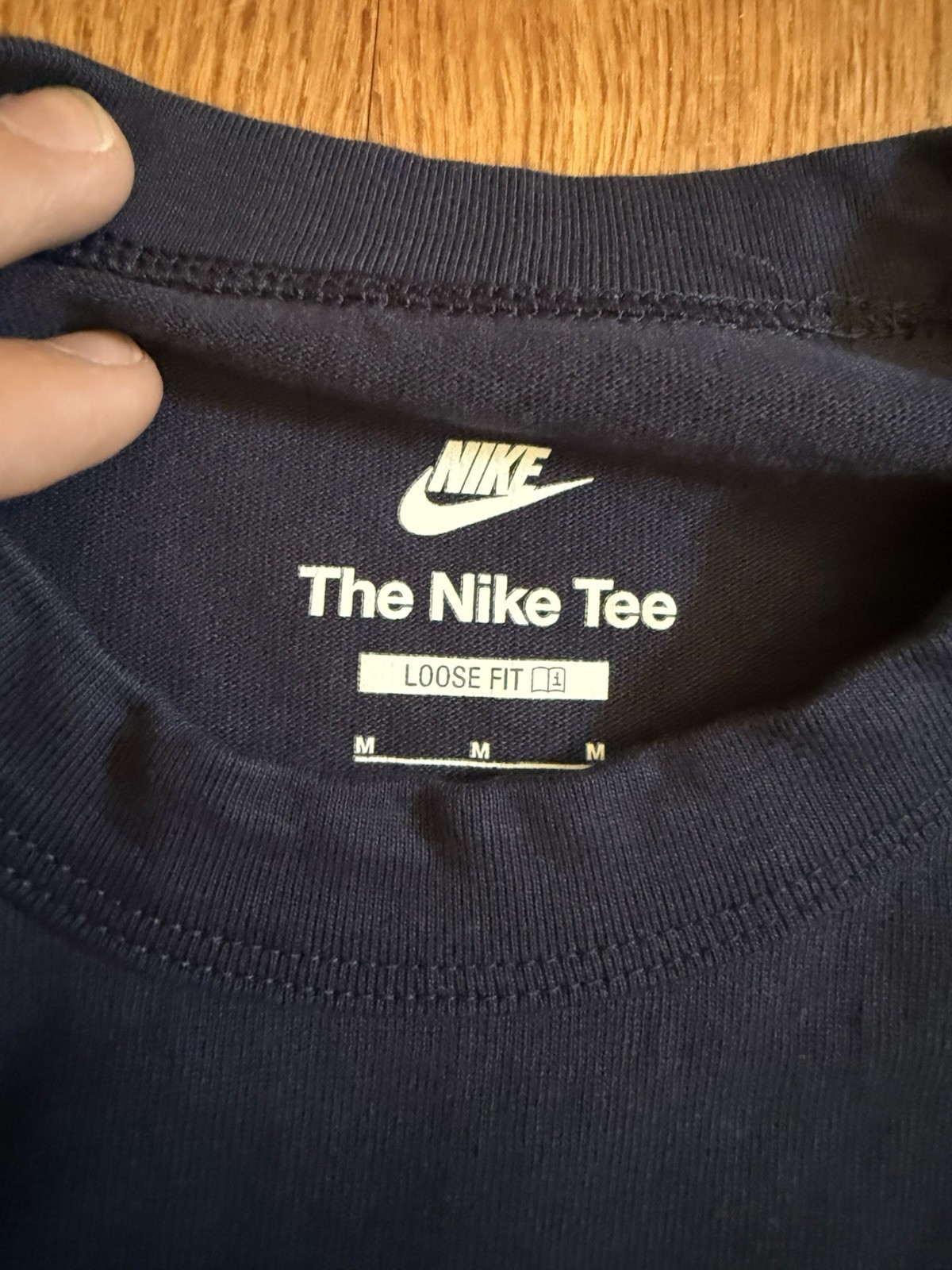 Nike navy blue tee with embroidered logo. Size M #sportswear #tee