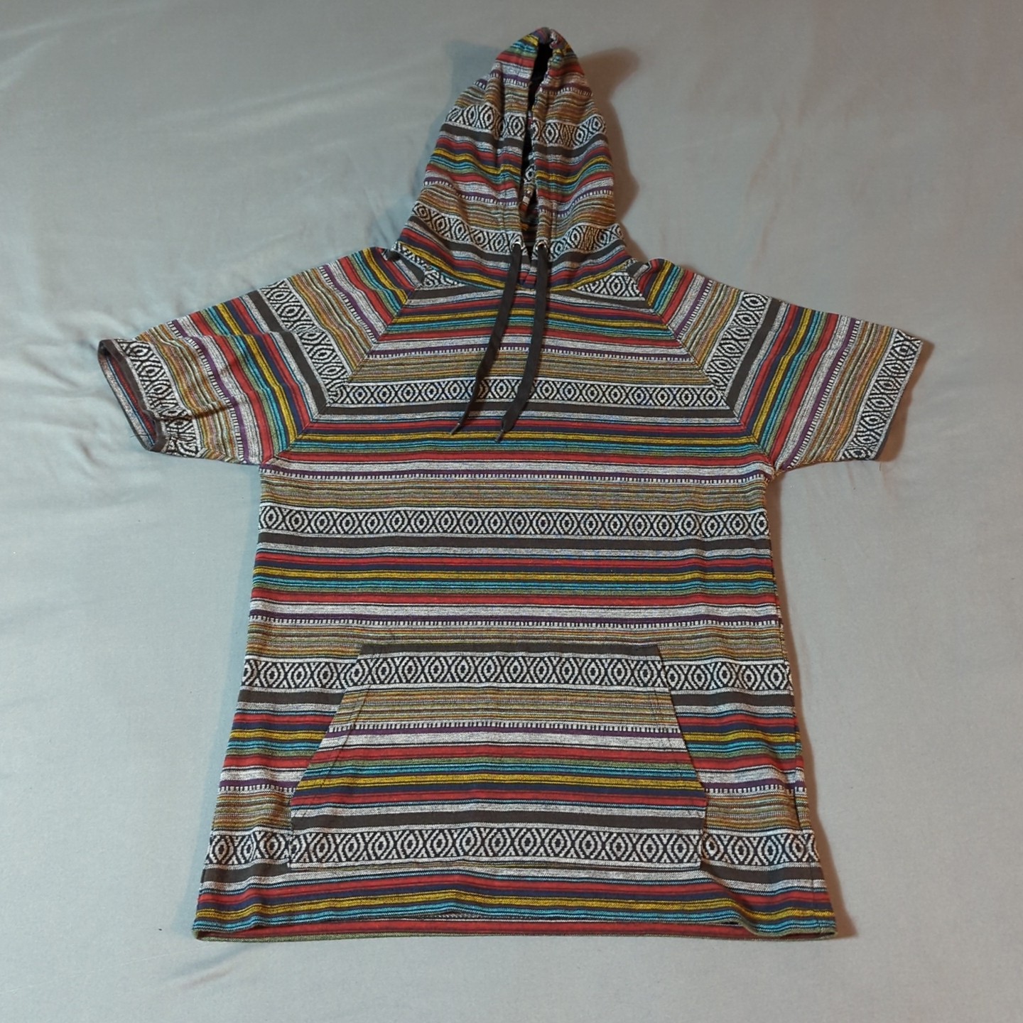 Beautiful Giant Hoodie Medium Multi Color Pullover Aztec Print Short Sleeve