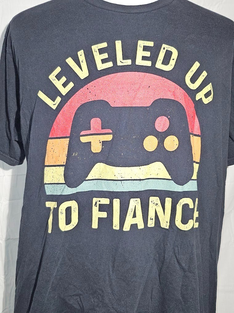Vintage Leveled Up To Fiance Men&rsquo;s T-shirt Size 2XL