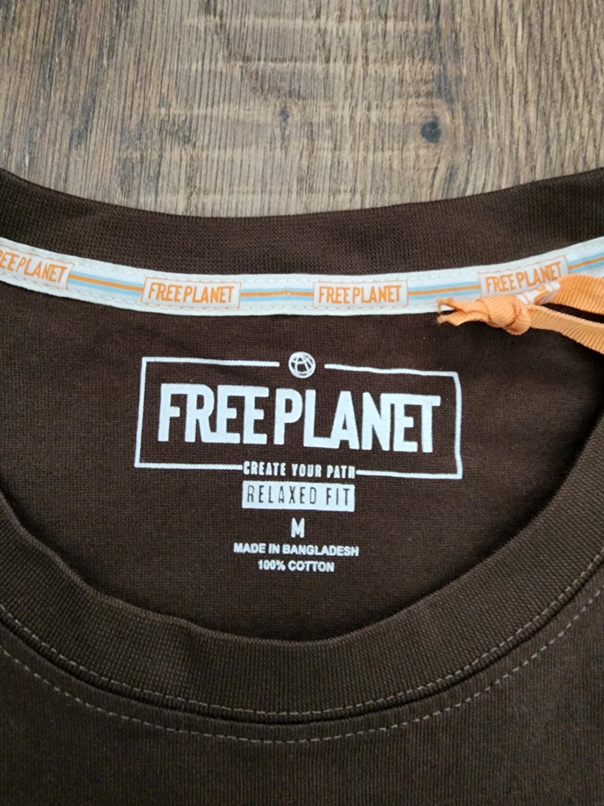 Free Planet Men&rsquo;s Graphic Logo T-Shirt Brown Cotton Knit Crew Relaxed Fit M