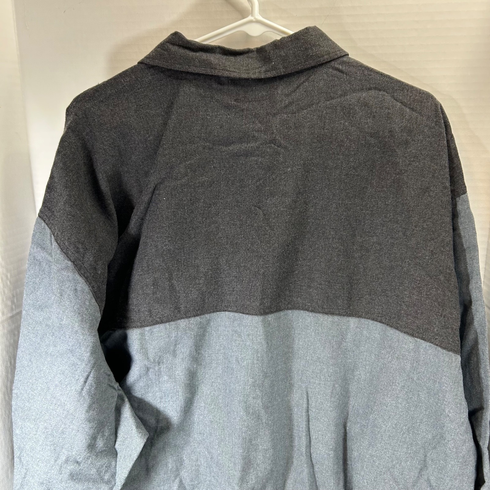 The Foundry Supply Co Young Men’s 3XL Long Sleeve Shirt Button Down 2 Tone Gray