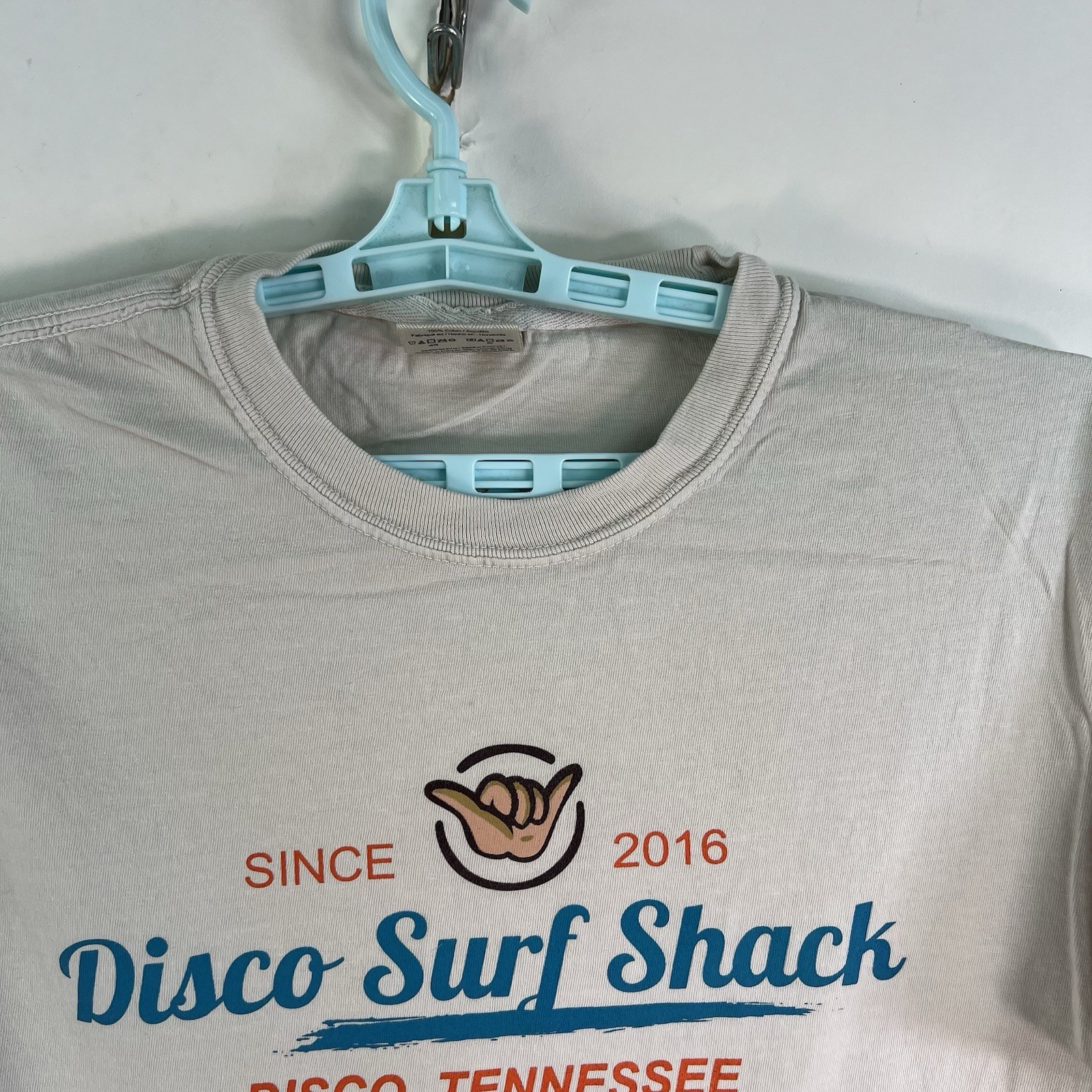 Disco Surf Shack TN T-Shirt Mens Size L Beige Comfort Colors Tag