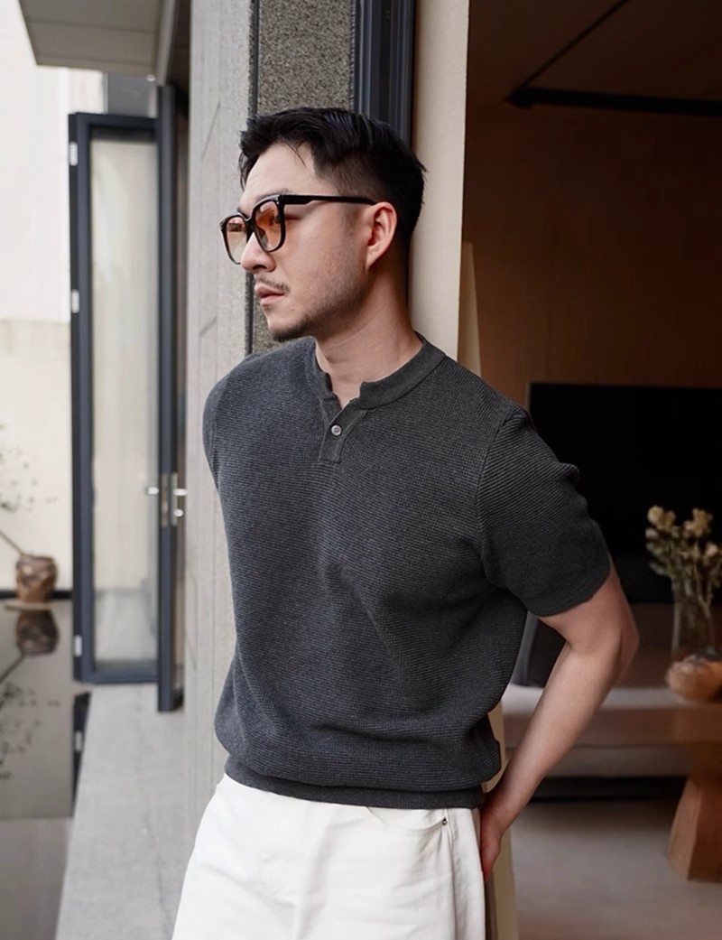 Henry Collar Short-Sleeved Knitted Sweater Men Breathable Summer Fashion