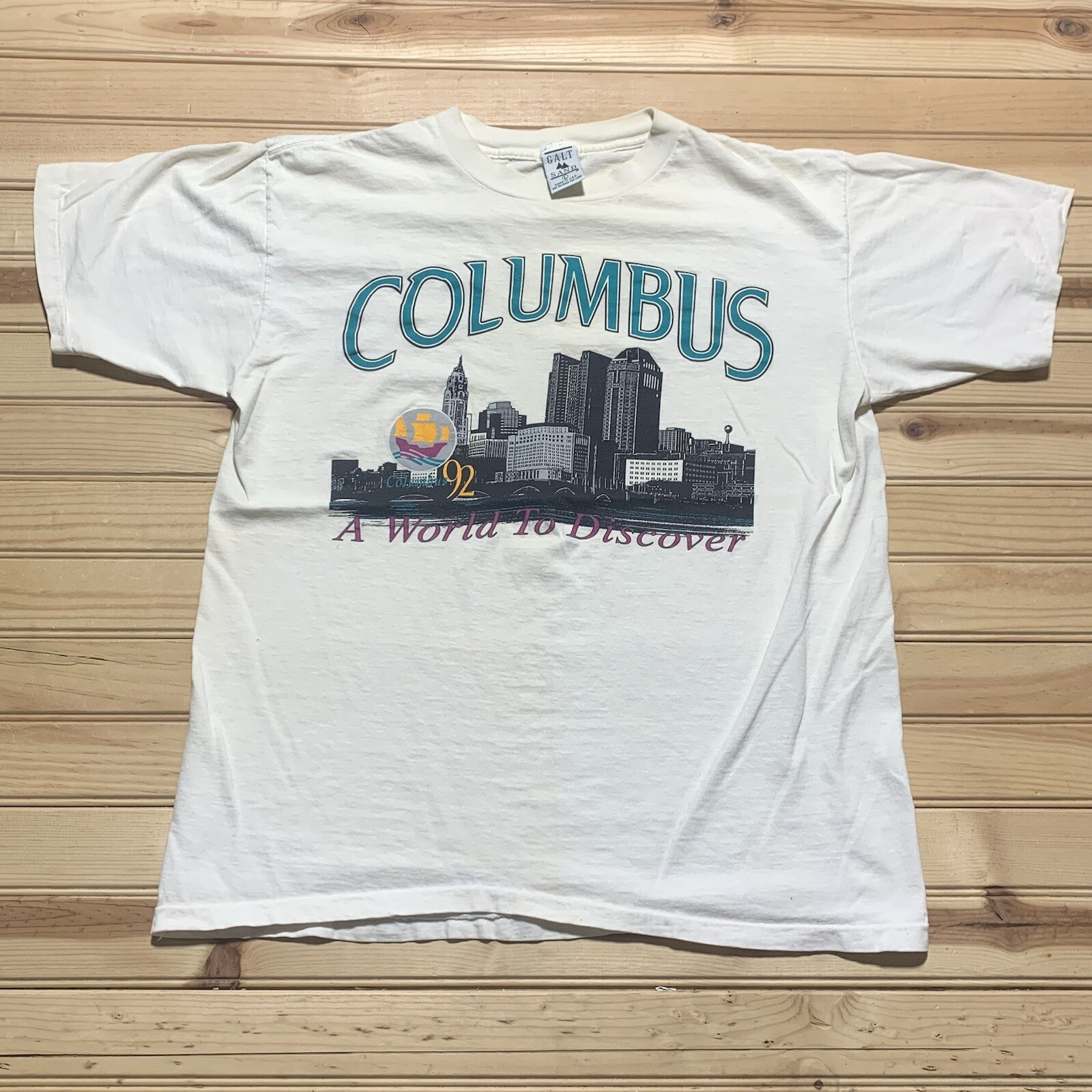 Vintage 1992 Columbus A World To Discover Skyline Shirt Size Medium