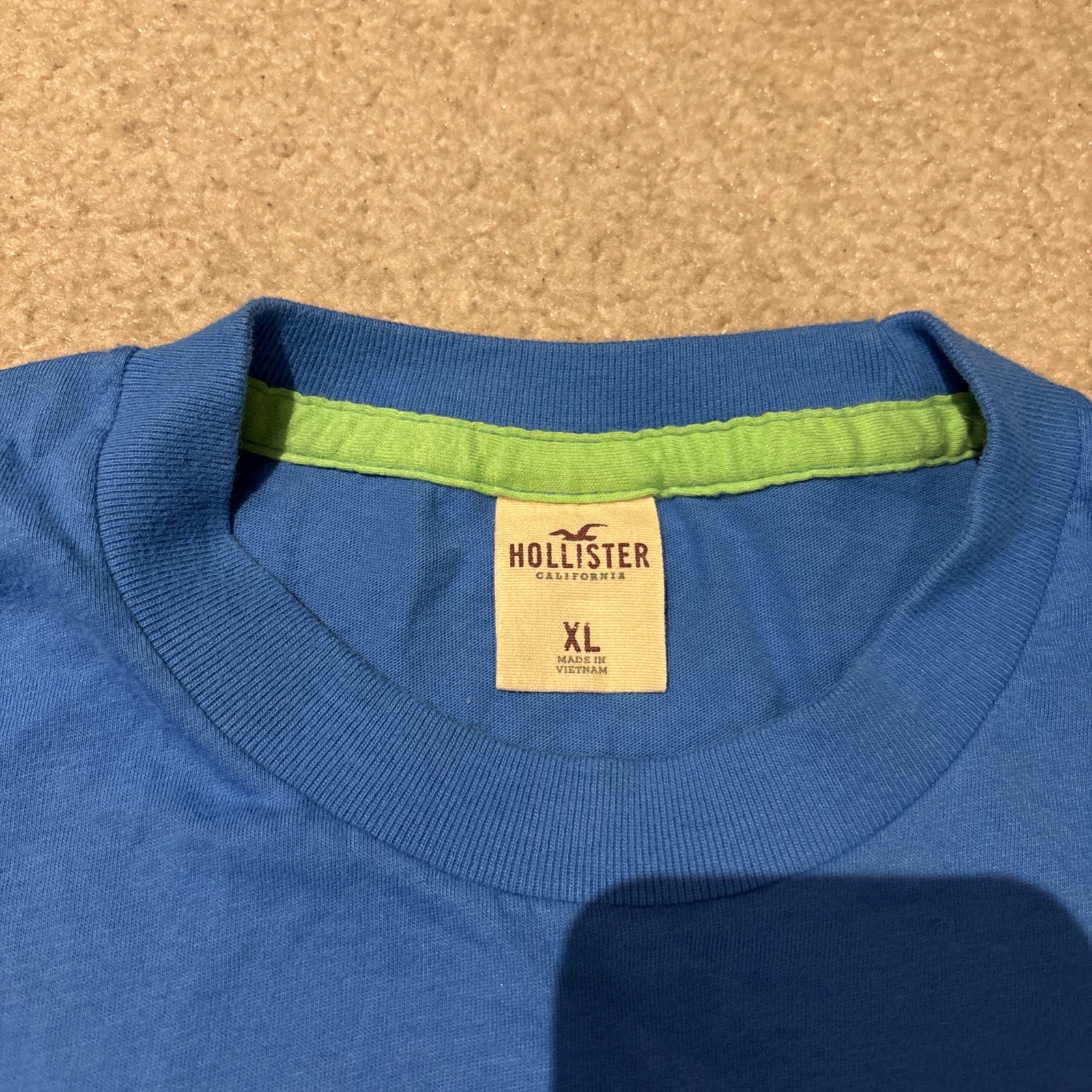 Hollister California Blue Short Sleeve T-Shirt Mens Size XL Green Bird Logo