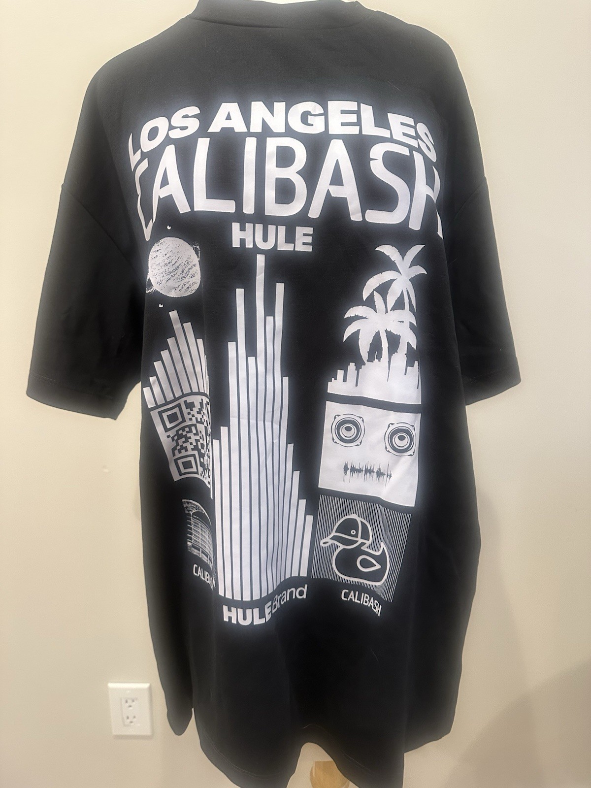 HULE Calibash Duck Graphic Tee Men&rsquo;s M Black Crew Neck Short Sleeve Cotton