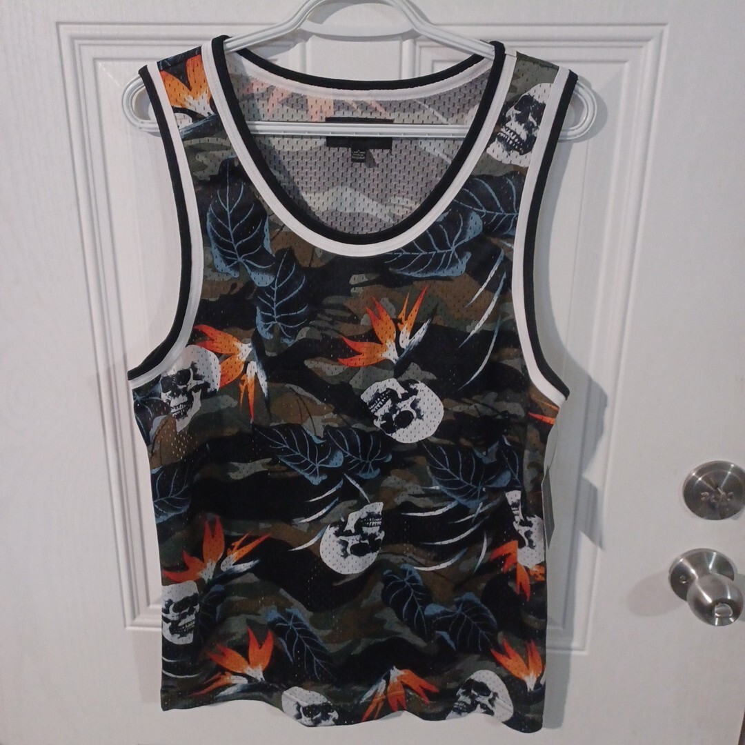 No Boundaries Multi-Color Skull and Fowers Tank Top Men&rsquo;s Size S