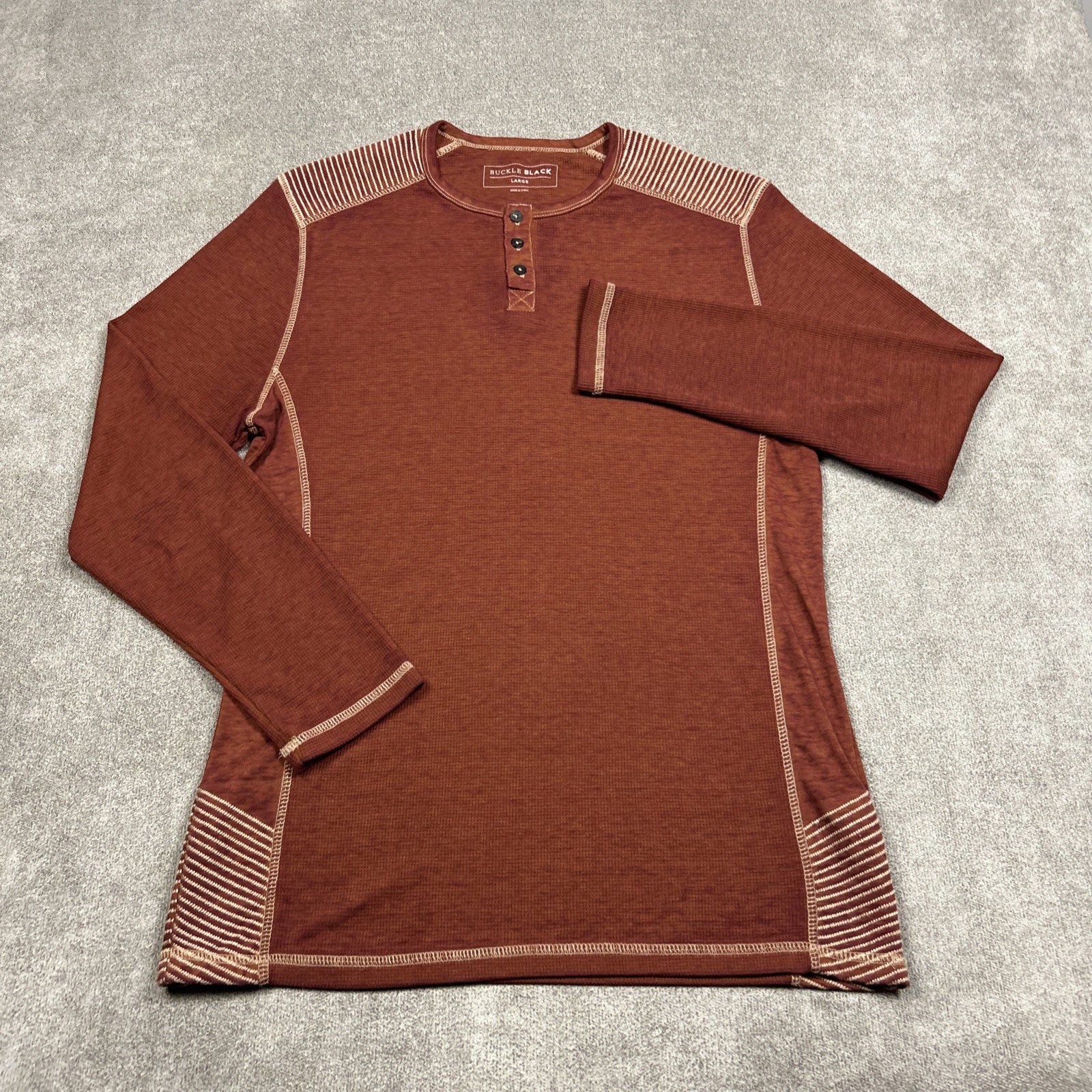 BKE Buckle Black Label Henley T Shirt Orange Long Sleeve Mens Size Large
