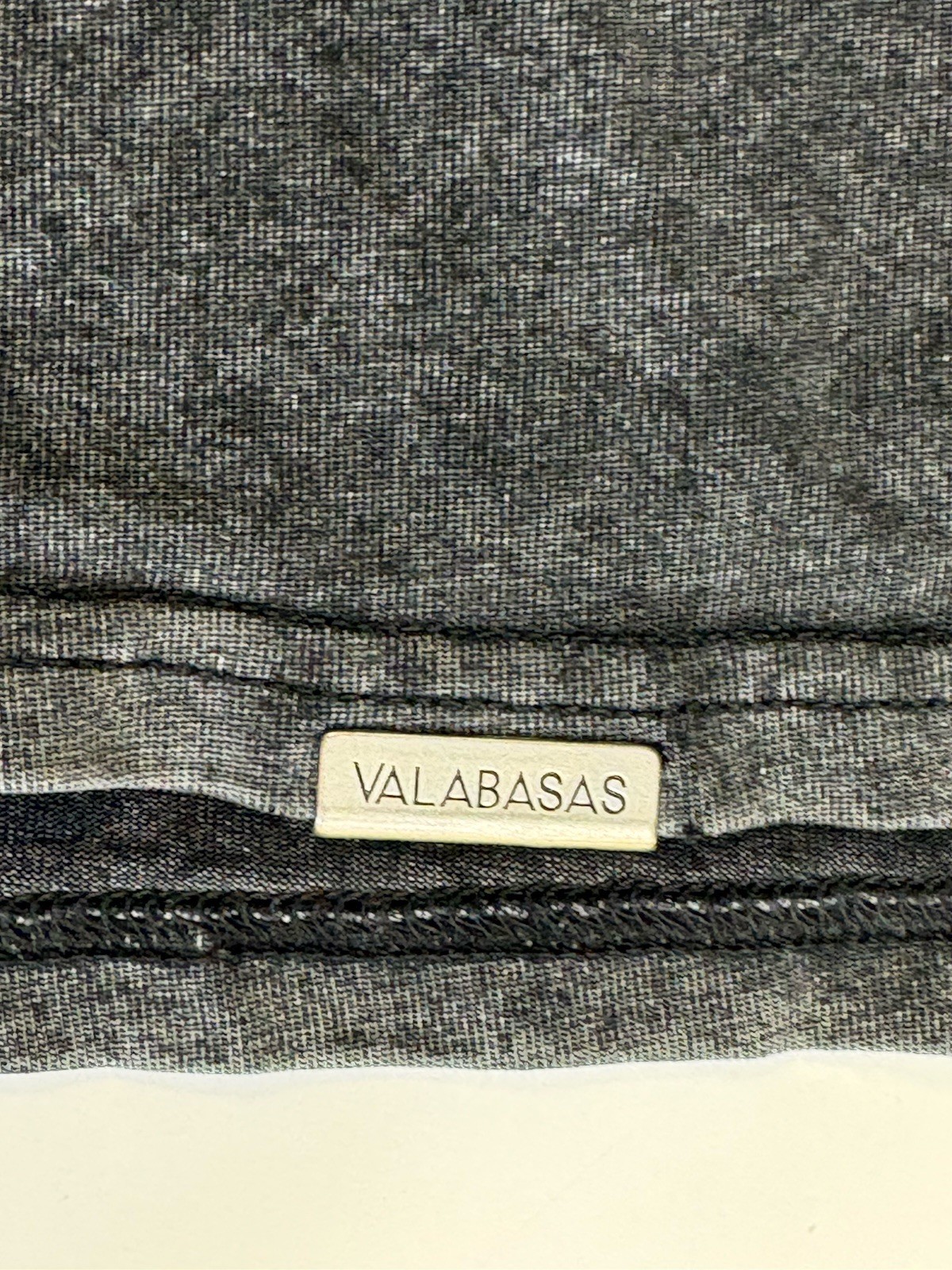Valabasas Vintage Size M Graphic T-Shirt “Looking For Peace” Edgy Streetwear
