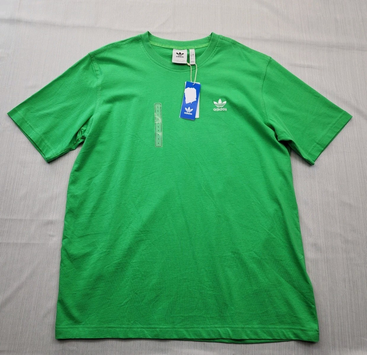 New Men&rsquo;s Adidas Trefoil Essentials Tee Shirt Size Large Mens Energy Green