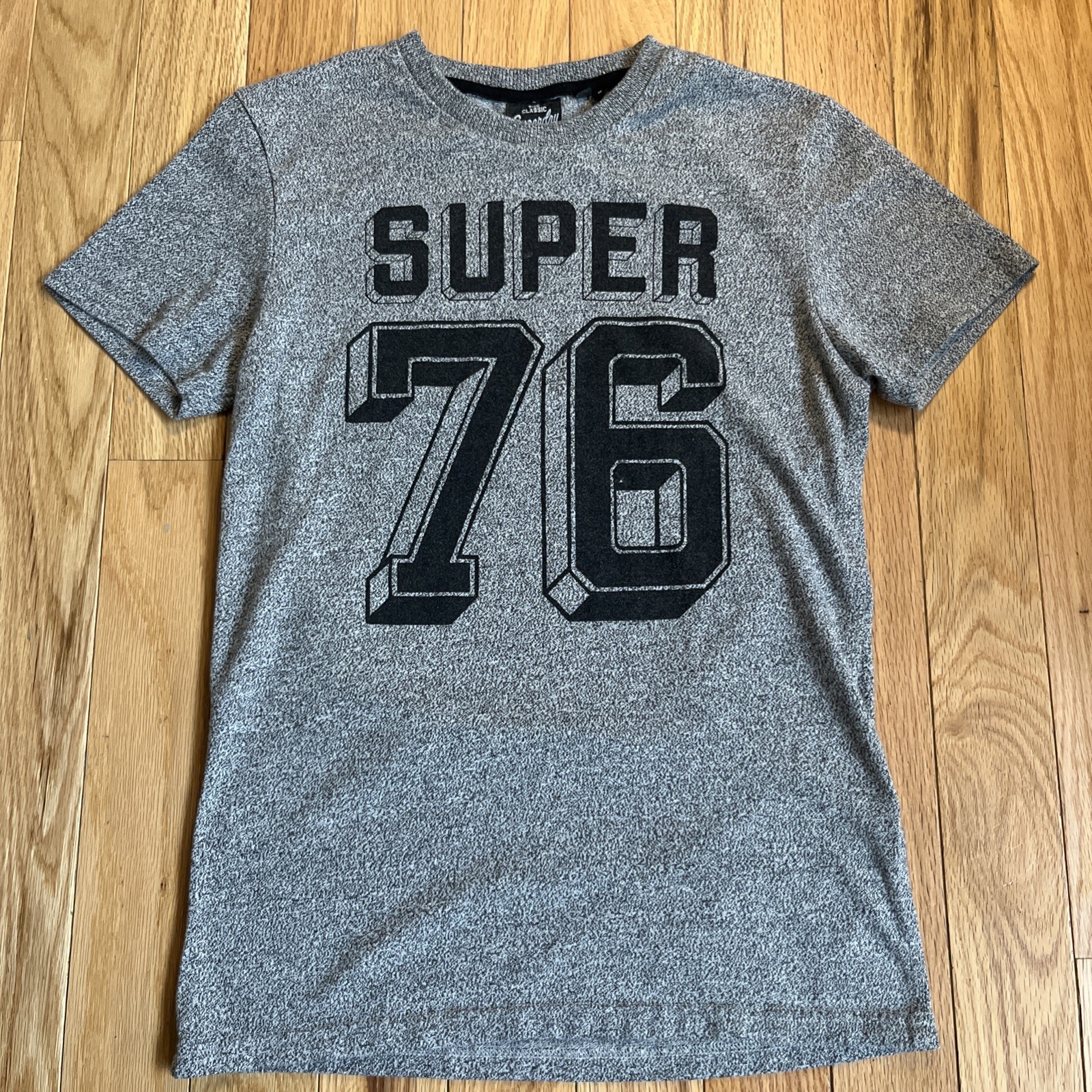 The Classic Superdry Comets T-Shirt Men’s Gray Vintage Goods Co Size Medium Knit