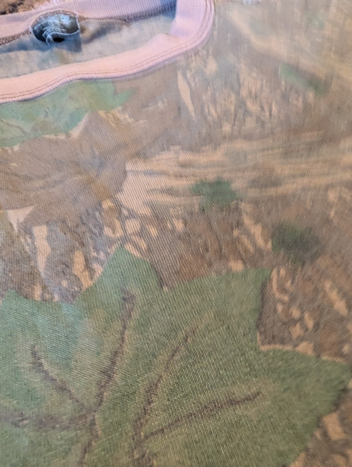 Ace Sportswear Vtg. 80&rsquo;s Men&rsquo;s Trebark Camo Long Sleeve Crew Neck T-Shirt L