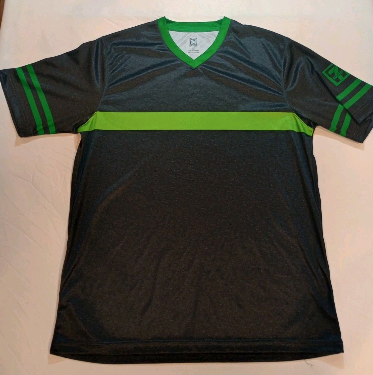 7-Eleven Jersey Shirt Medium Black Green V-Neck Polyester Employee Work Uniform