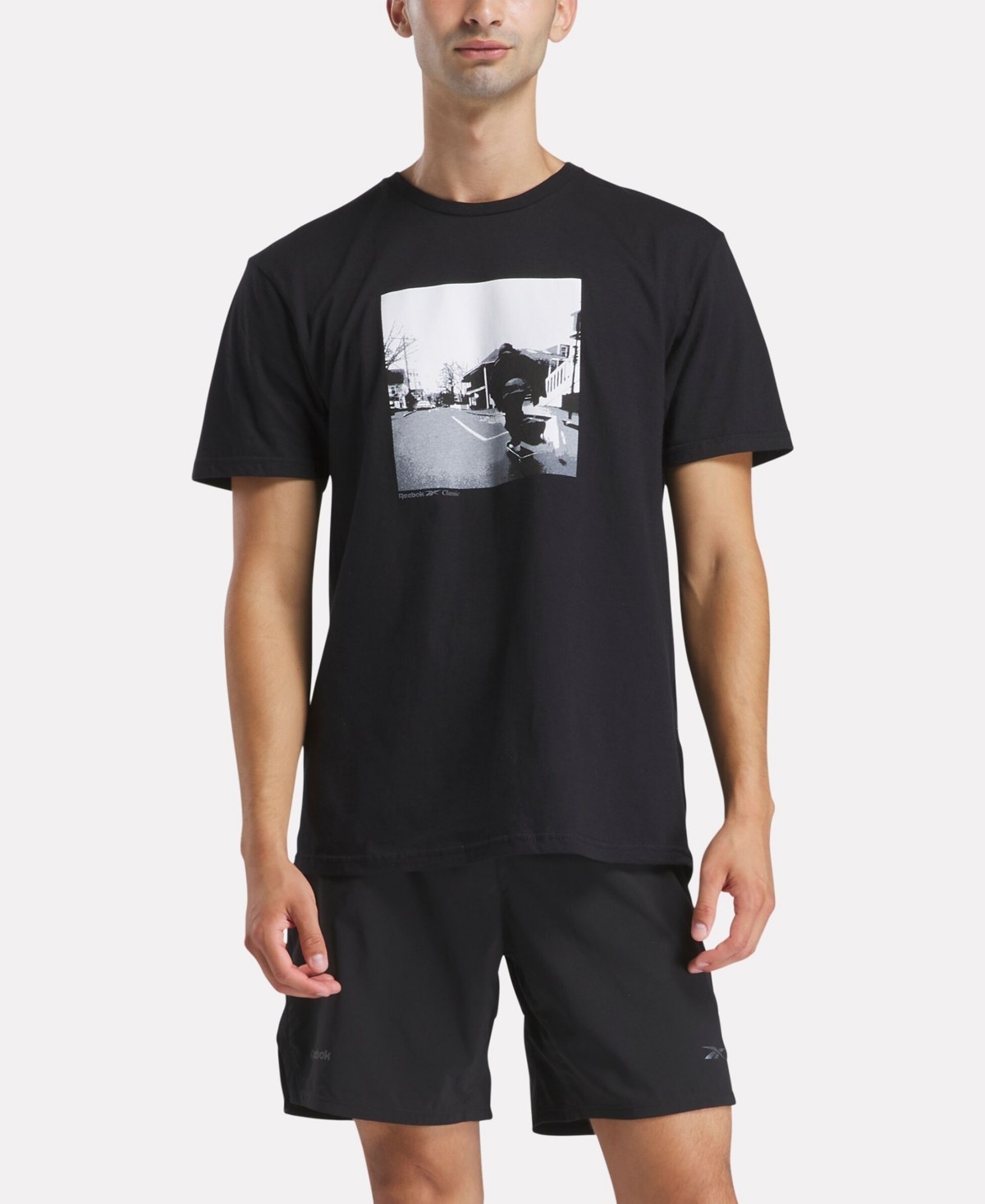 Reebok T-Shirt Men&rsquo;s Black Graphic Print Short Sleeve Crew Neck Pullover FTS806