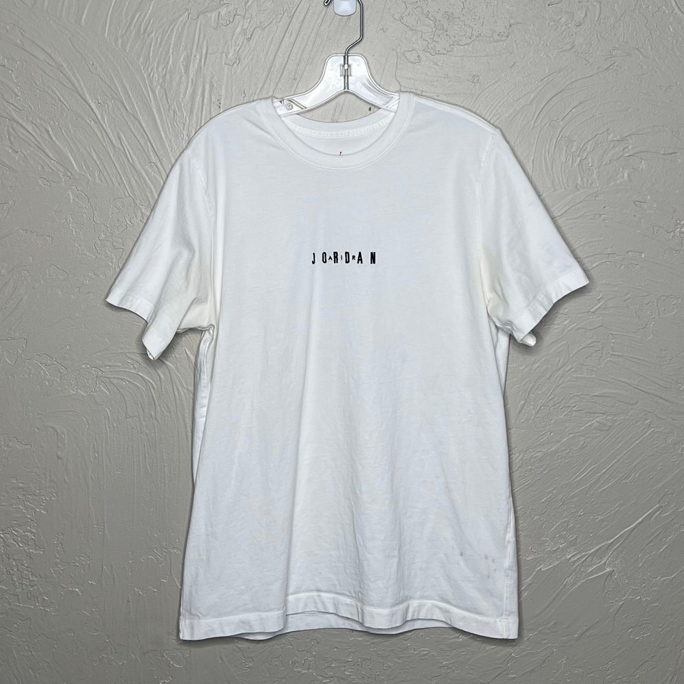 Air Jordan T-Shirt – Size Large