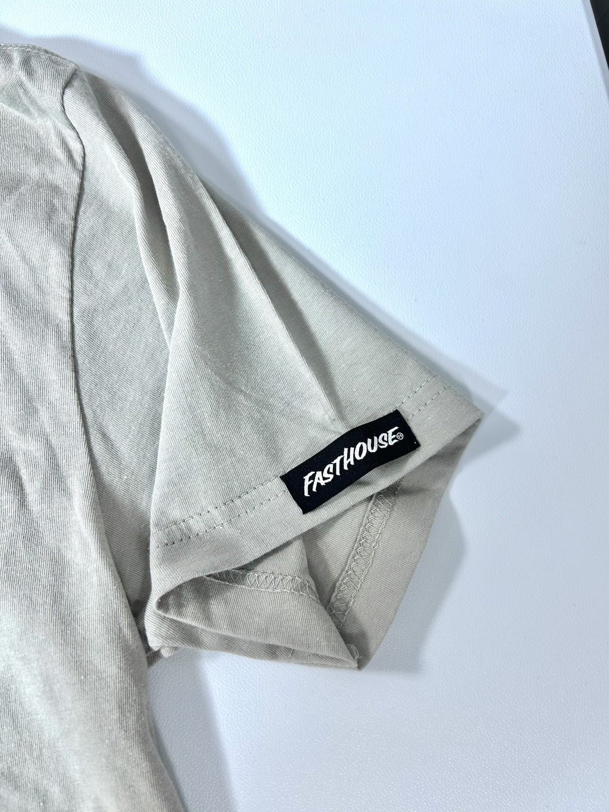 NWT Small Fasthouse Logo Tee, Light Grey Beige Purveyor Of Good Times