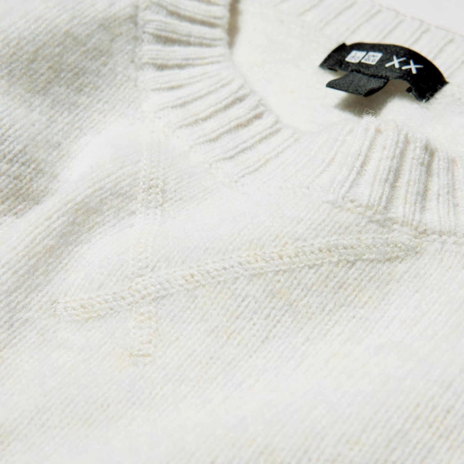 PSL KAWS WINTER x UNIQLO Lambswool Crewneck Sweater 4 colors New Japan 2025