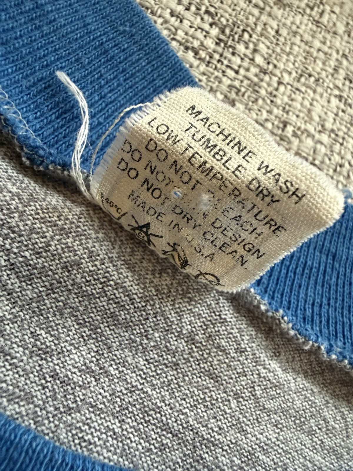 Vtg University of Nevada T-shirt Velva Sheen Fits Sz S Wolfpack Reno Raglan USA