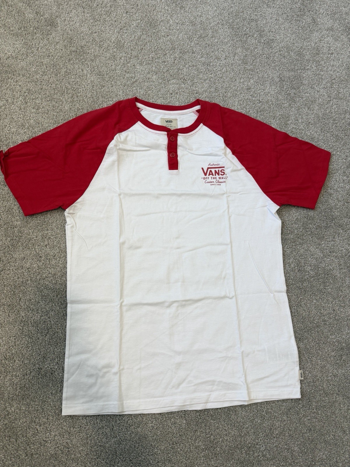 Vans Men&rsquo;s Short Sleeve Henley T-shirt Henley Size Medium Red & White