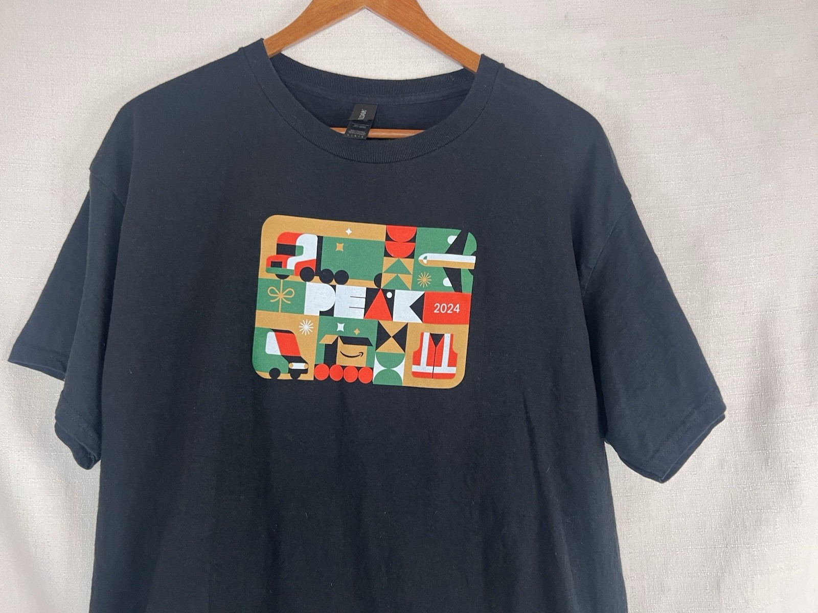 Amazon Peak 2024 T-Shirt Unisex Size L Black Green Short Sleeve Employee Shirt