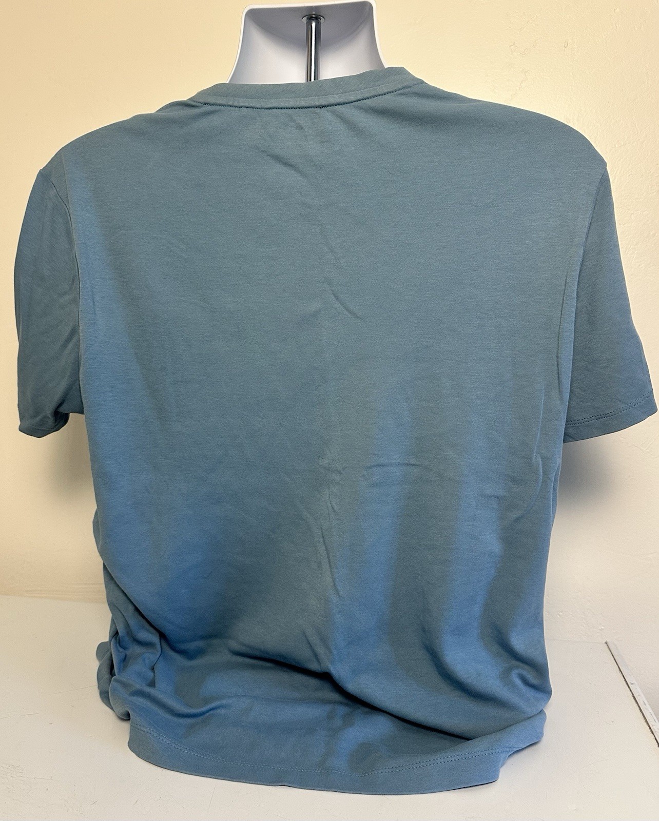 Banana Republic Men&rsquo;s Luxe Touch Tee Gray, Size Medium