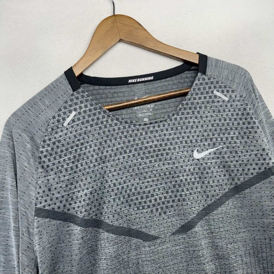 Nike Tech Knit Shirt Men&rsquo;s XL Gray Running Lightweight Dri Fit ADV Vented Swoosh
