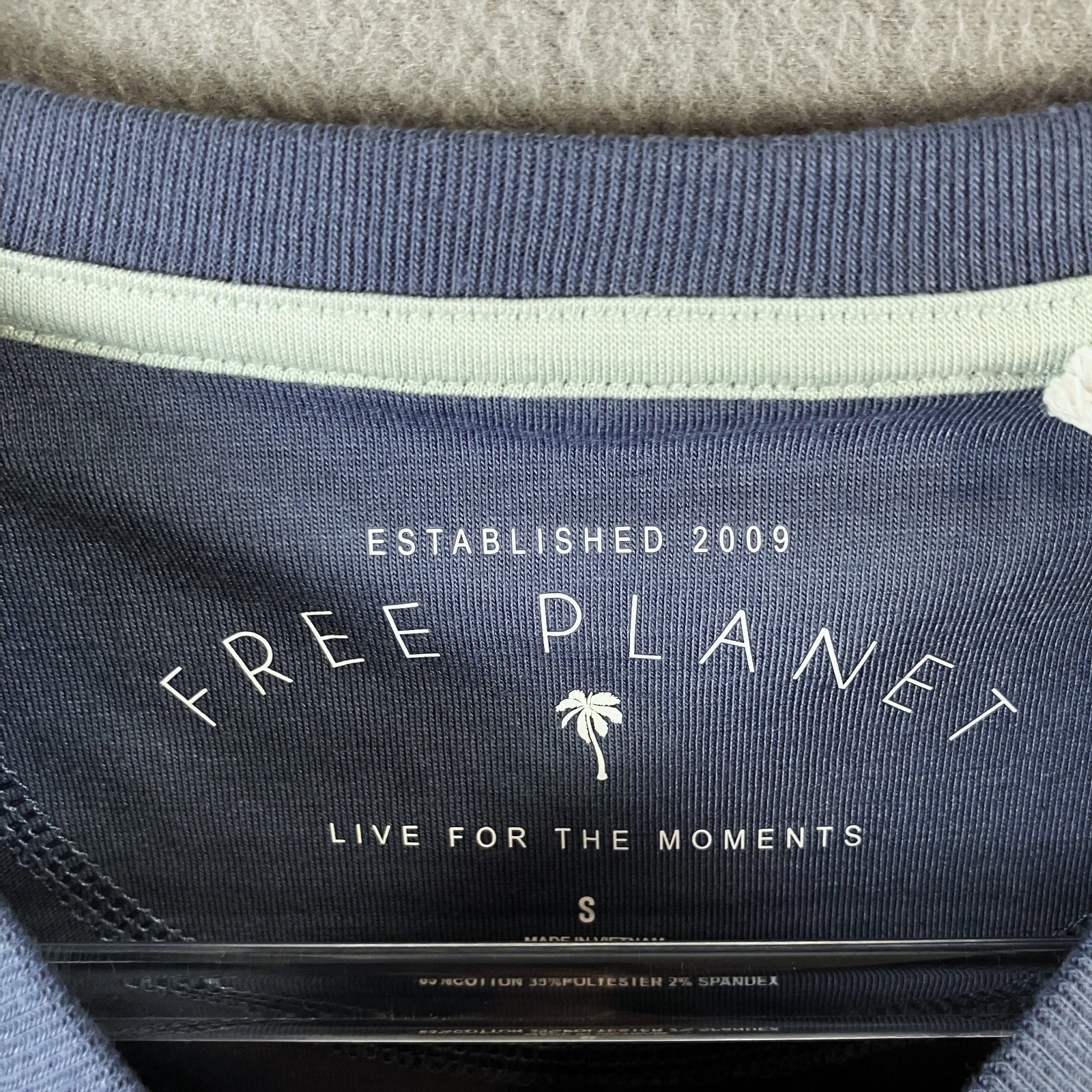 Free Planet Colorblock Crewneck Short Sleeve T-Shirt Men&rsquo;s Size S Navy White NWT