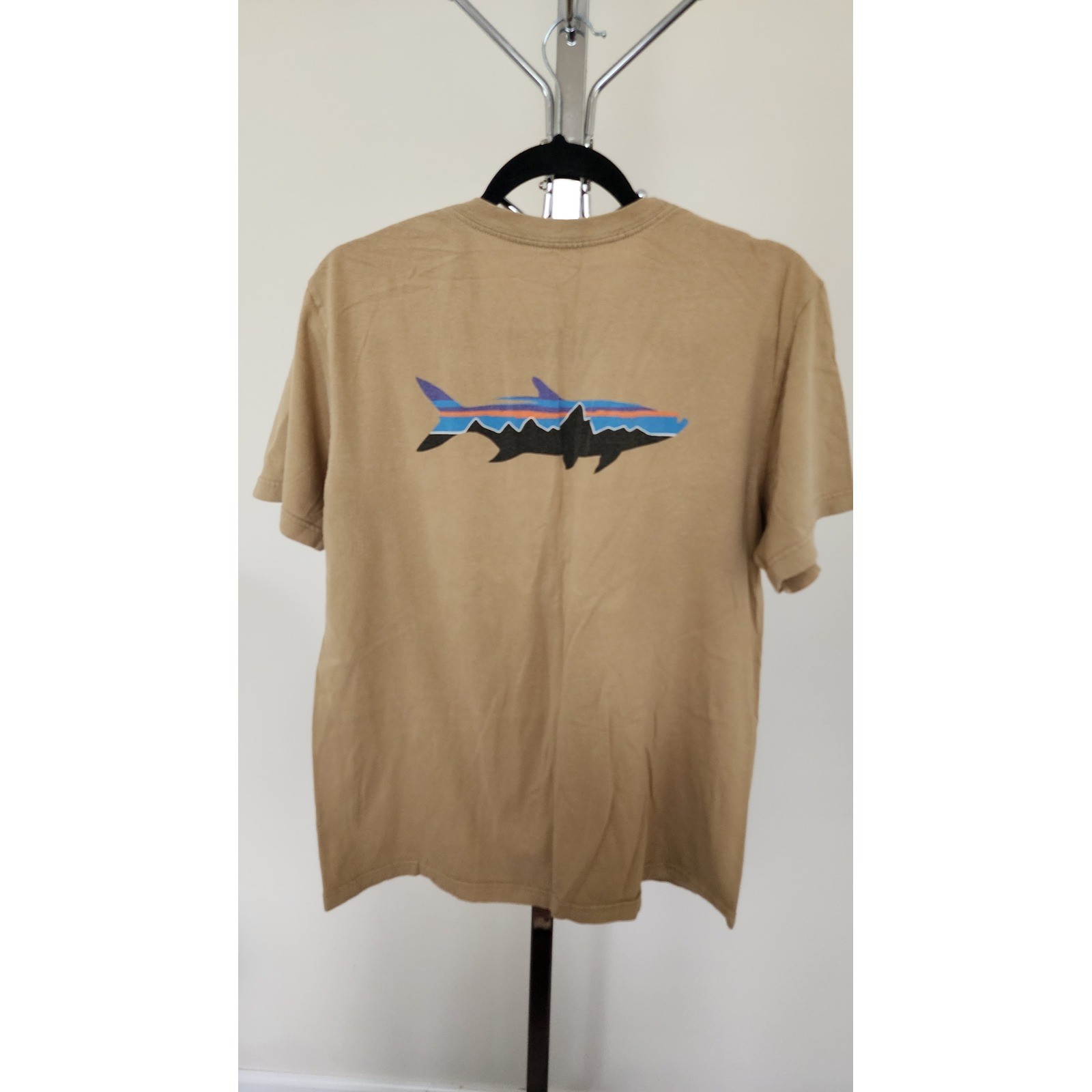 Patagonia Mens Tan Organic Cotton Fitz Roy Trout Graphic T-Shirt Size M 59590S13