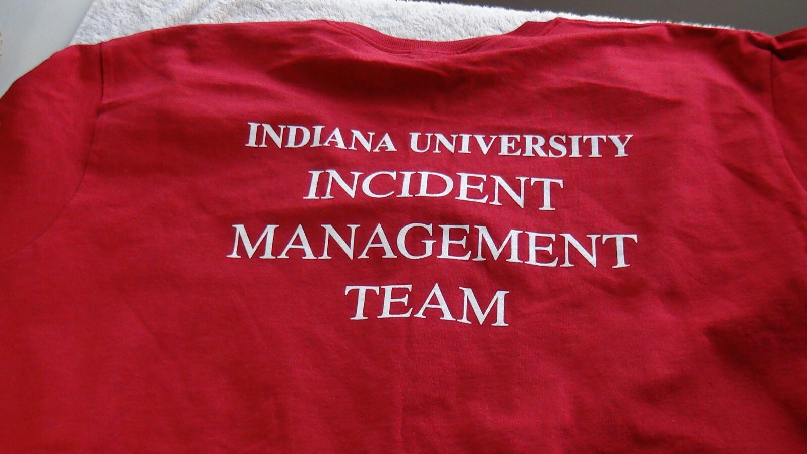 Indiana Hoosiers IU T-Shirt Adult « Incident Management Team » Red 2XL
