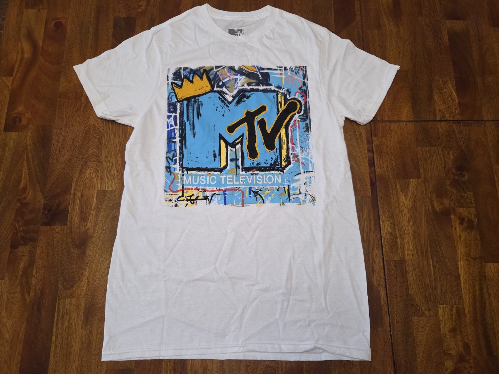 NWOT MTV Music Television White Graffiti Style Tshirt Size Medium