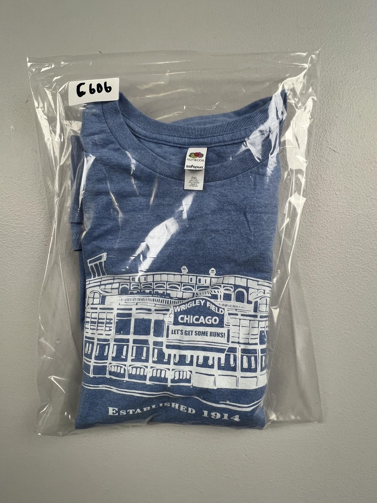 Fruit Of The Loom Shirt Mens 2XL Blue Wrigley Field Chicago Graphic Cubs Tee