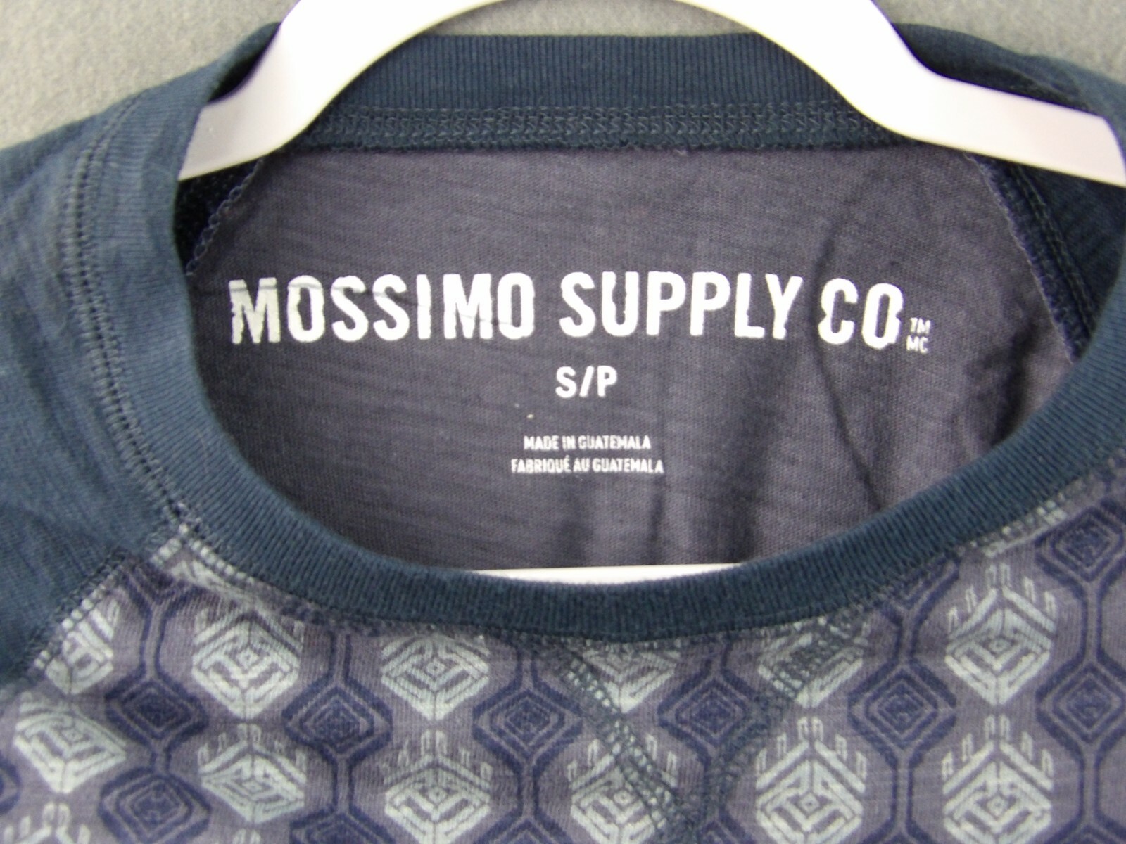 Mossimo Mens Size S 3/4 Sleeve T Shirt 100% Cotton Blue Geometric Pattern