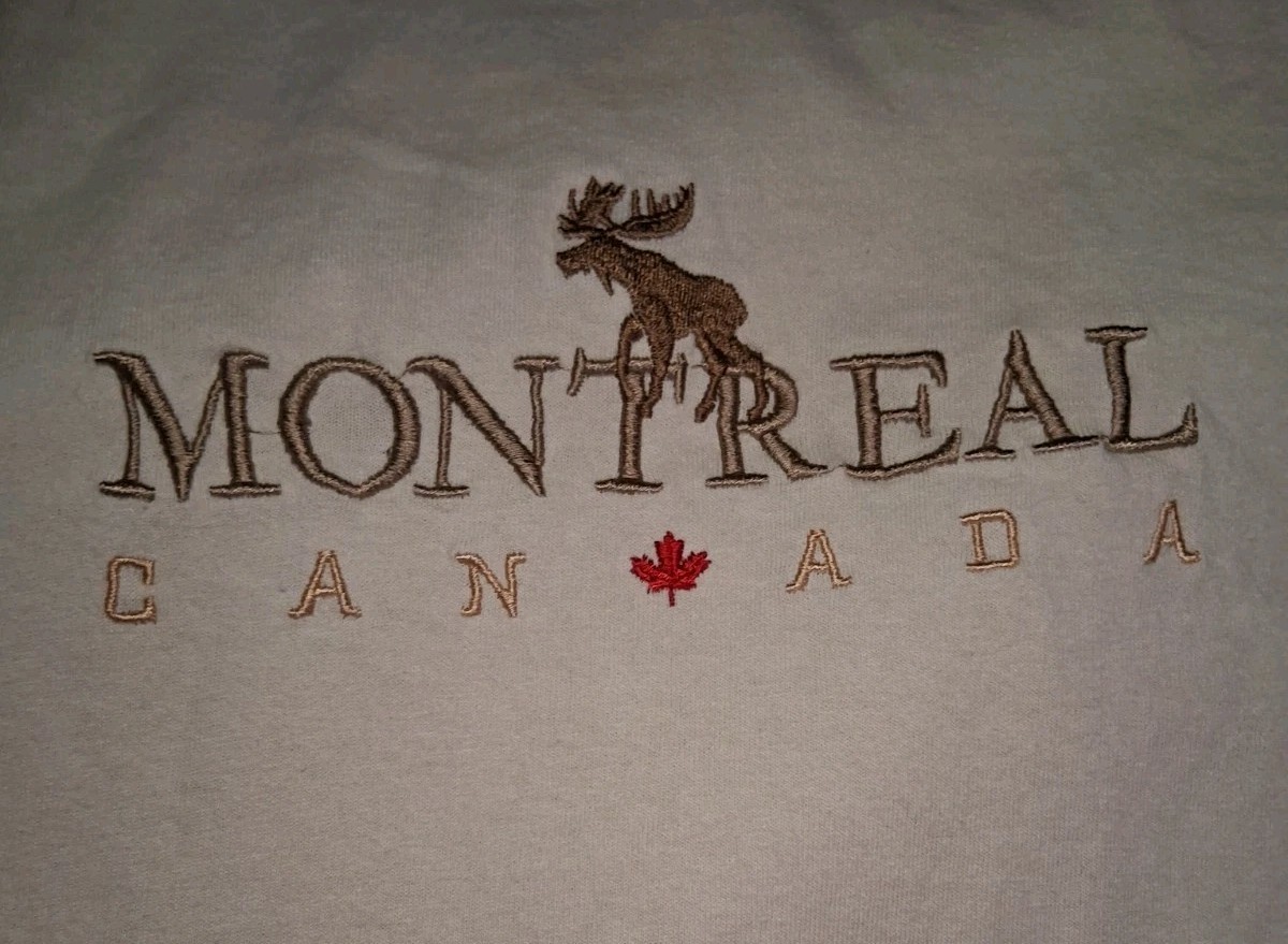 Montreal Canada Embroidered Men&rsquo;s T-shirt Red Maple Leaf Brown Moose Size L
