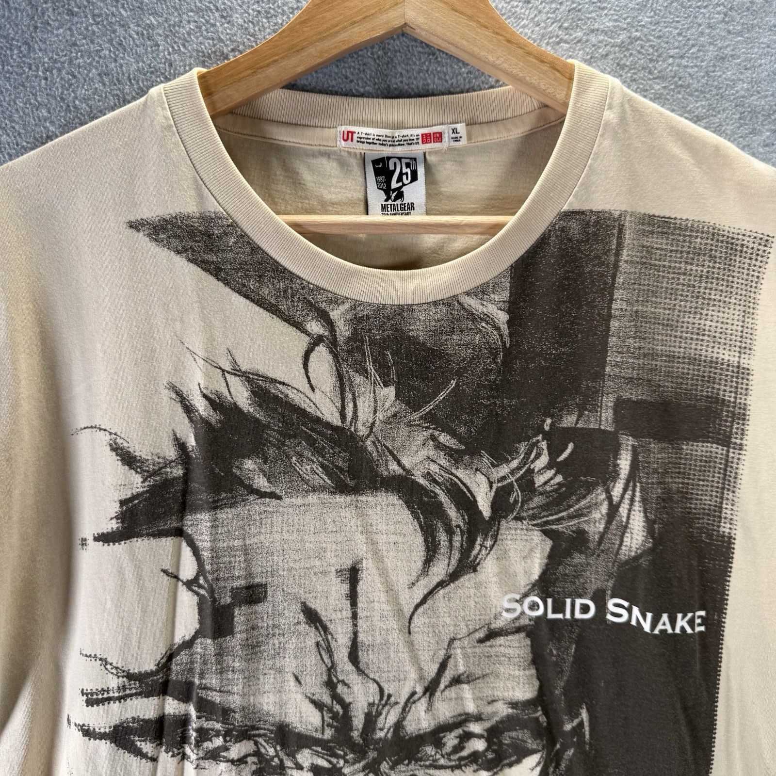 Uniqlo Metal Gear Solid 25th Anniversary Big Solid Snake Graphic Tee Shirt XL