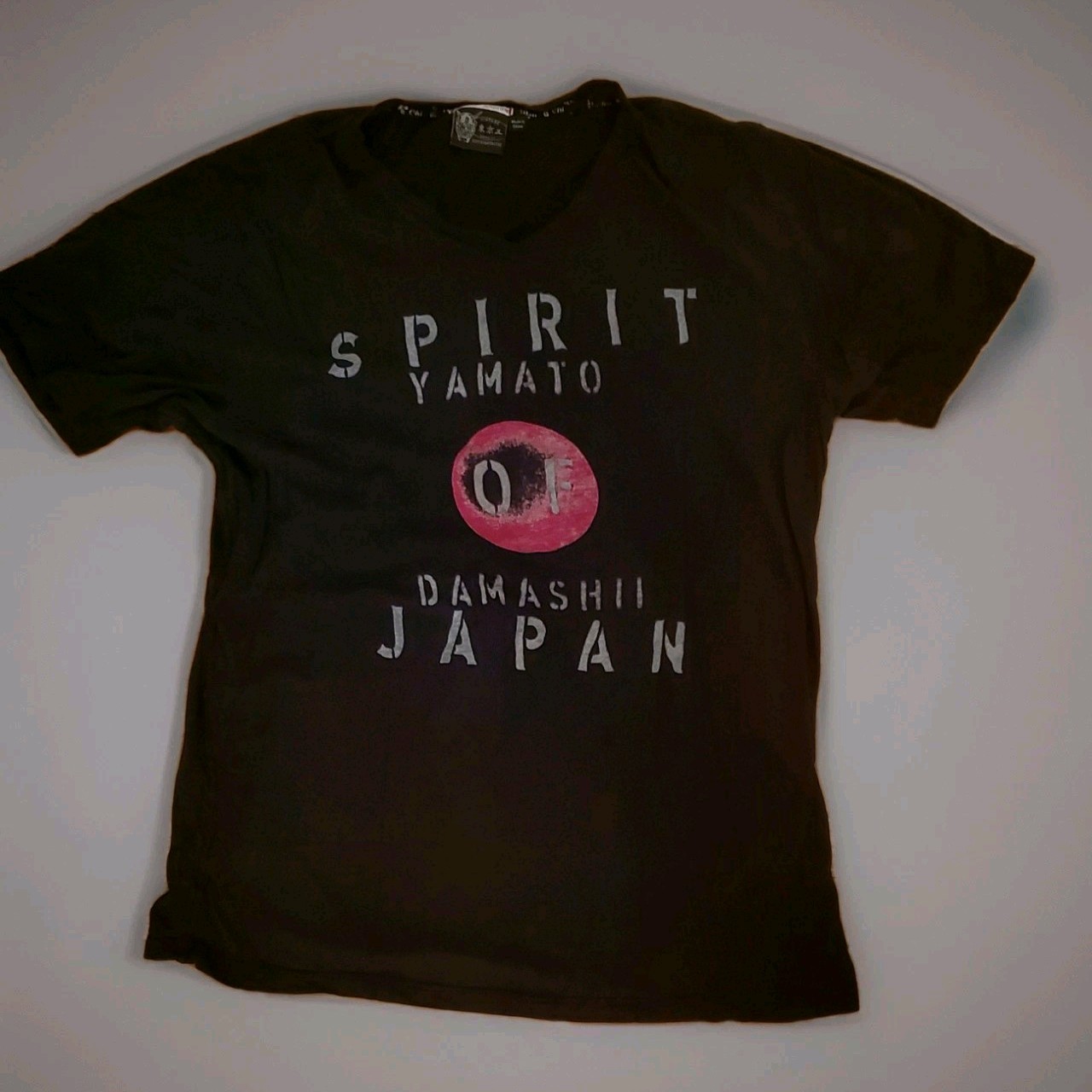 Tokyo Five Men&rsquo;s Black Graphic Logo V Neck Short Sleeve T-Shirt Spirit Japan