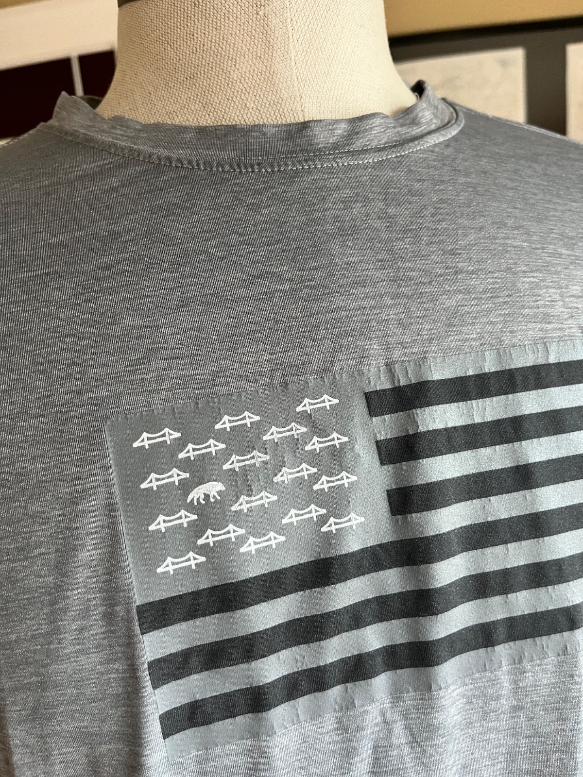 RARE Greyson Sz XL Brrr Cooling L/S Golf T-Shirt Golden Gate Bridge Flag Graphic