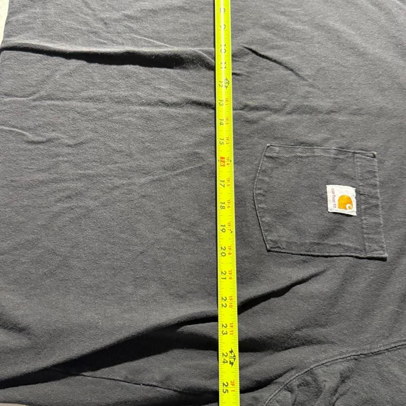 Carhartt Men&rsquo;s Black and Grey T-shirt